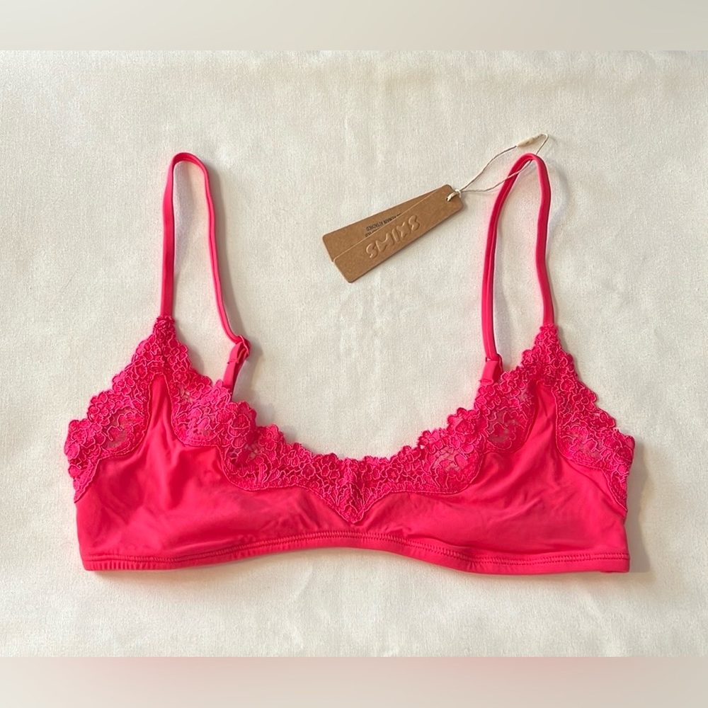 SKIMS FITS EVERYBODY CORDED LACE SCOOP BRALETTE